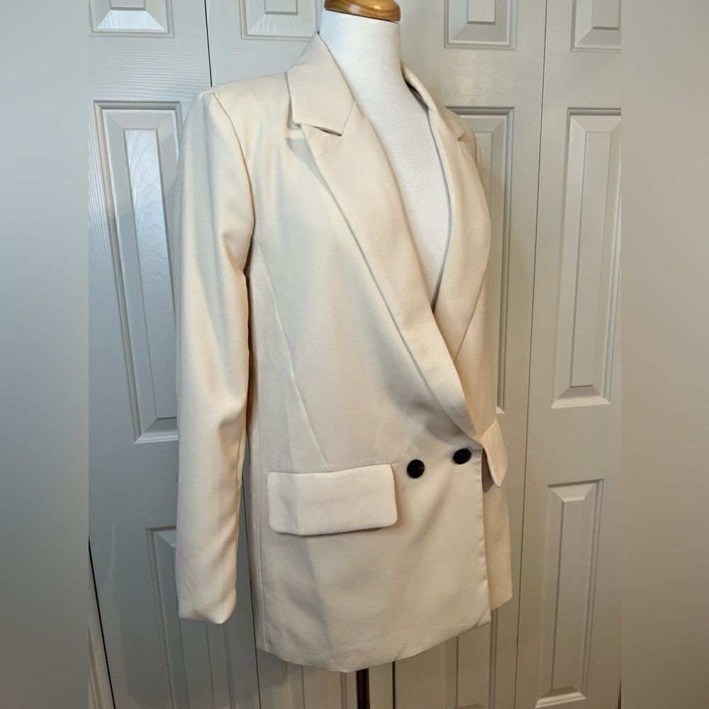 SHEIN cream blazer excellent condition size small, slightly oversized - Picture 4 of 6